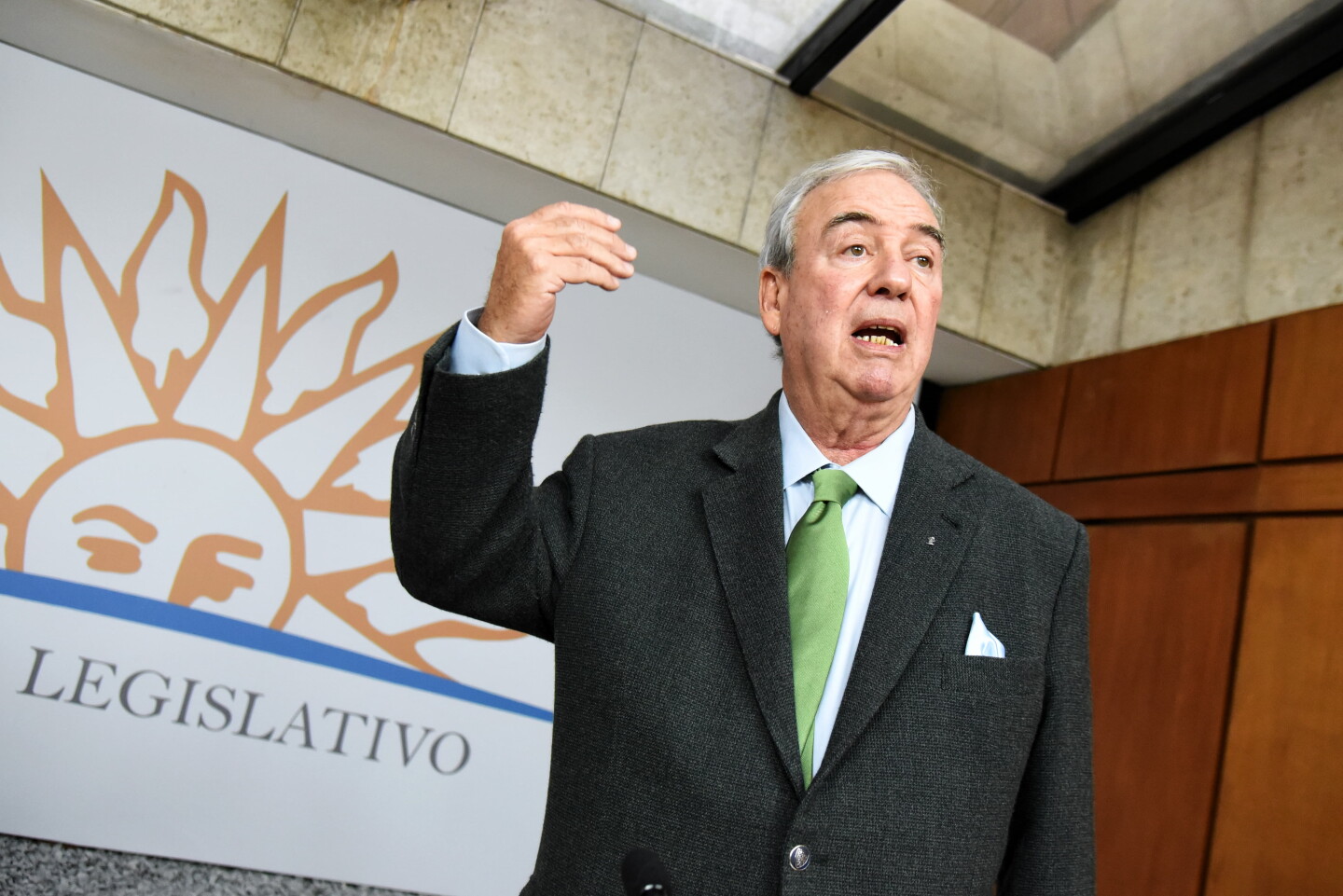 Luis Alberto Heber lanzó su candidatura en el Palacio Legislativo