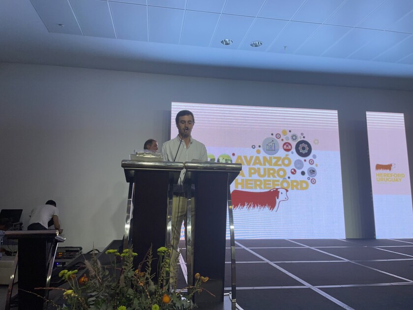 El presidente de Hereford Uruguay, Fernando Alfonso, agradeció a su equipo y a los criadores por el año de trabajo y reconoció a los nuevos socios que se sumaron este año a la raza.