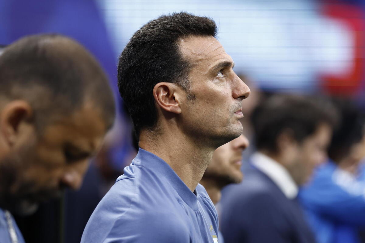Lionel Scaloni en el partido entre Argetina e Inglaterra por el Mundial 2026.
