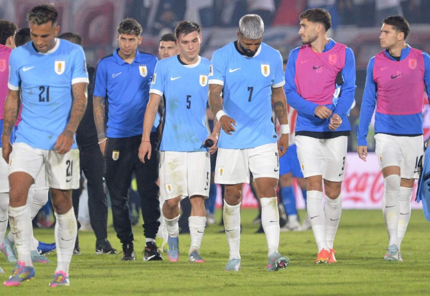 El lamento de los jugadores de Uruguay tras la derrota frente a Paraguay por Eliminatorias.