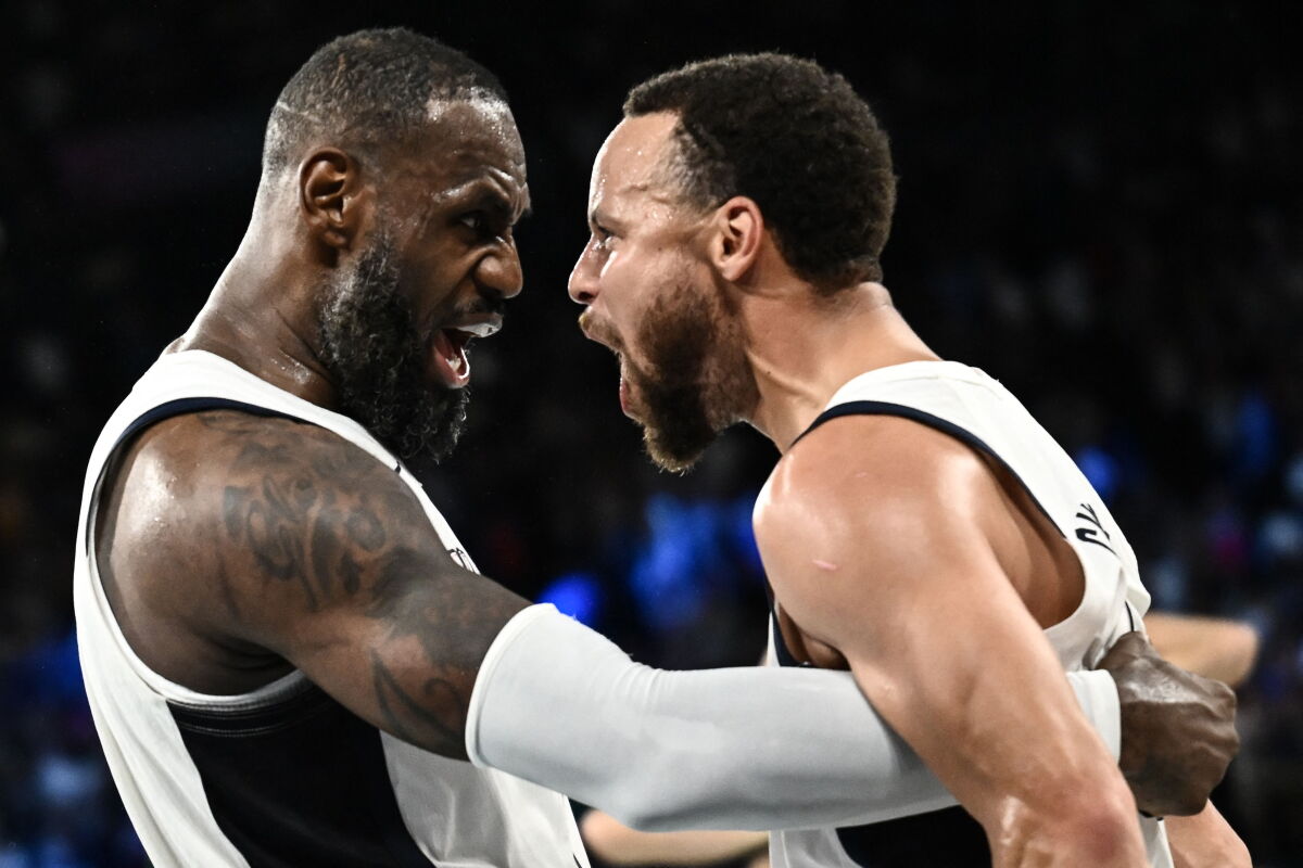 LeBron James y Stephen Curry con la selección de Estados Unidos en los Juegos Olímpicos de París 2024.