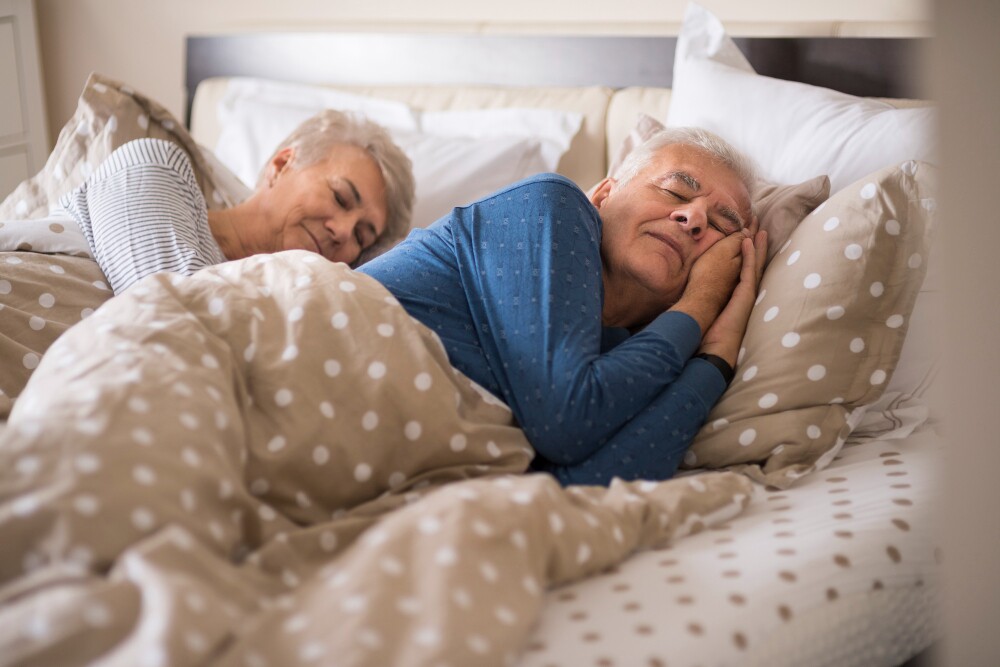 Adulto mayor durmiendo.jpg