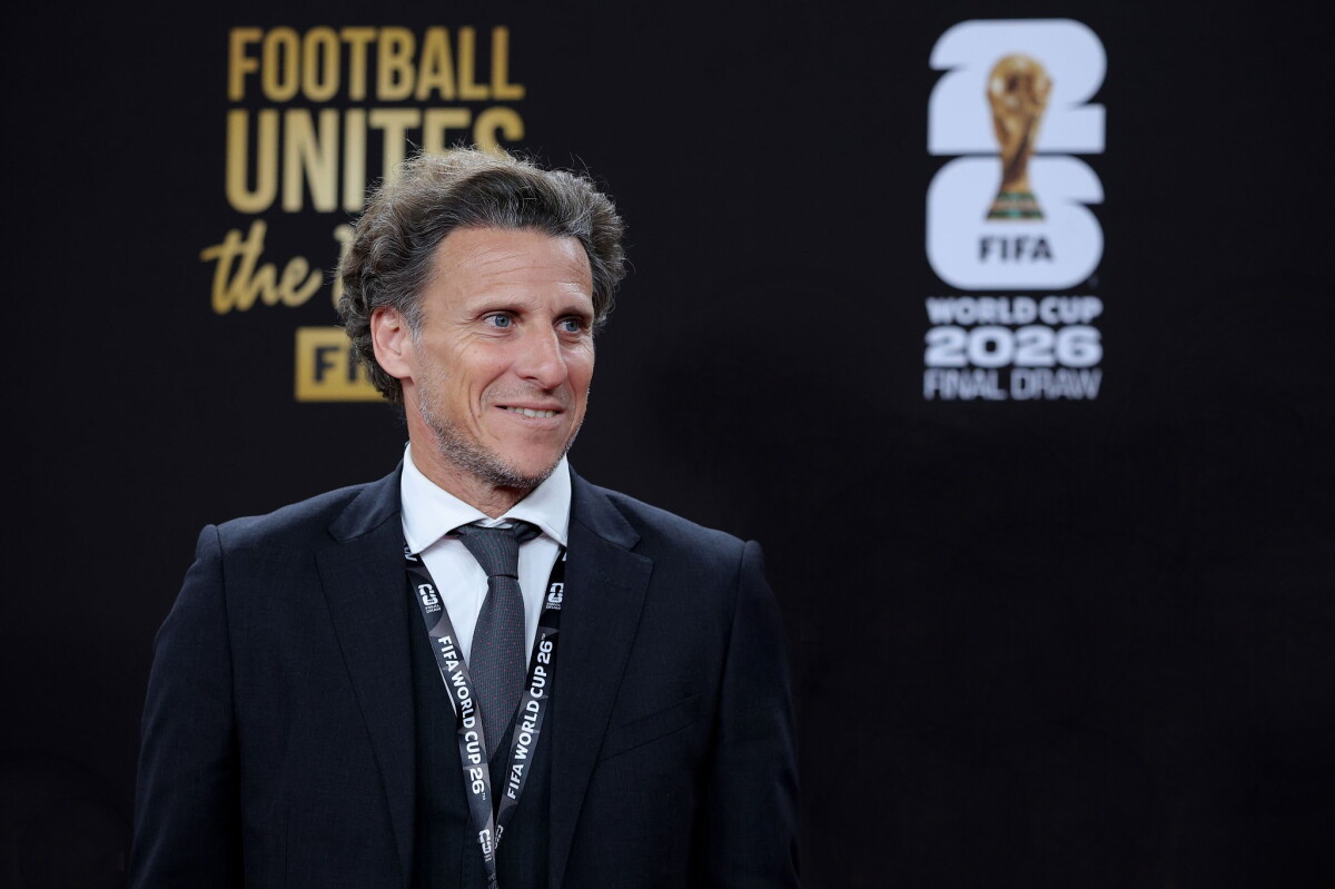 Diego Forlán durante el sorteo del Mundial 2026.
