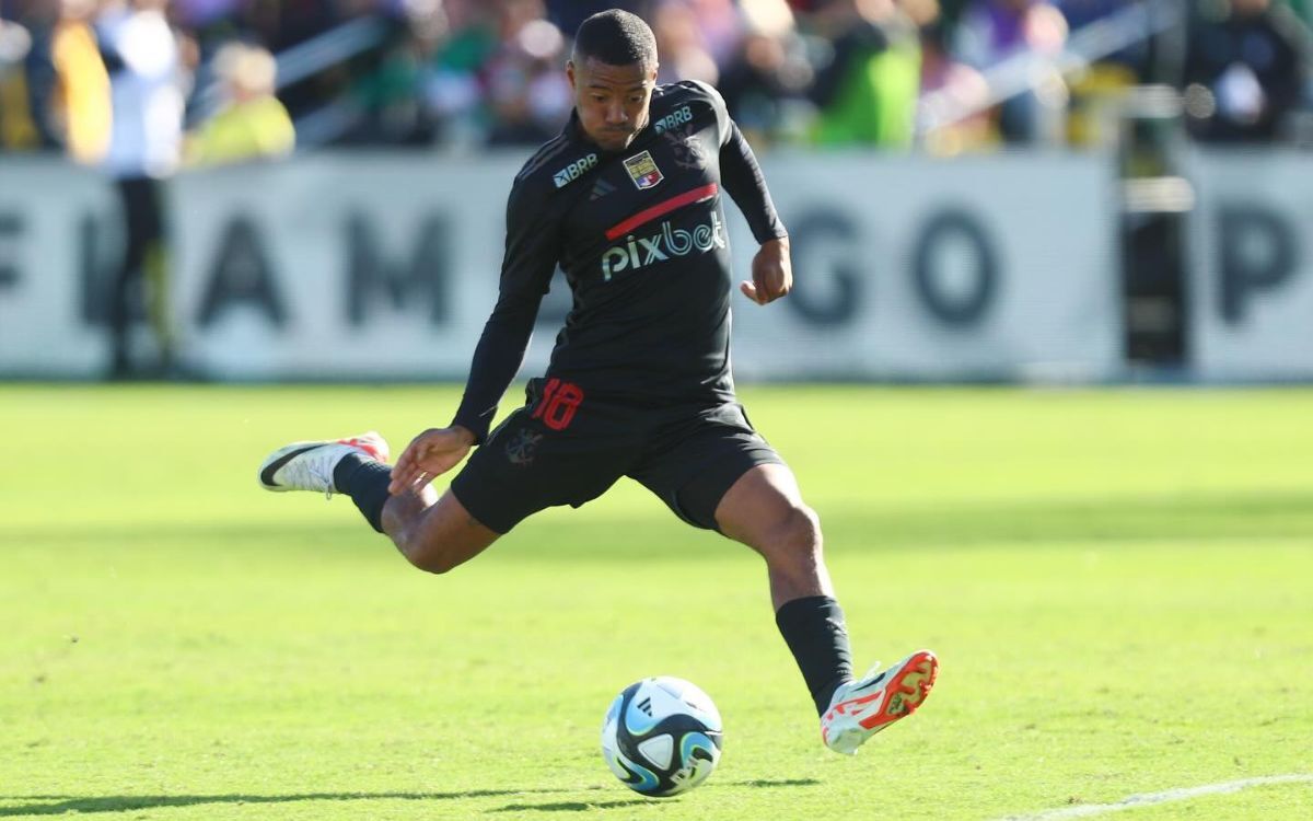 Nicolás de la Cruz en su debut con la camiseta de Flamengo.