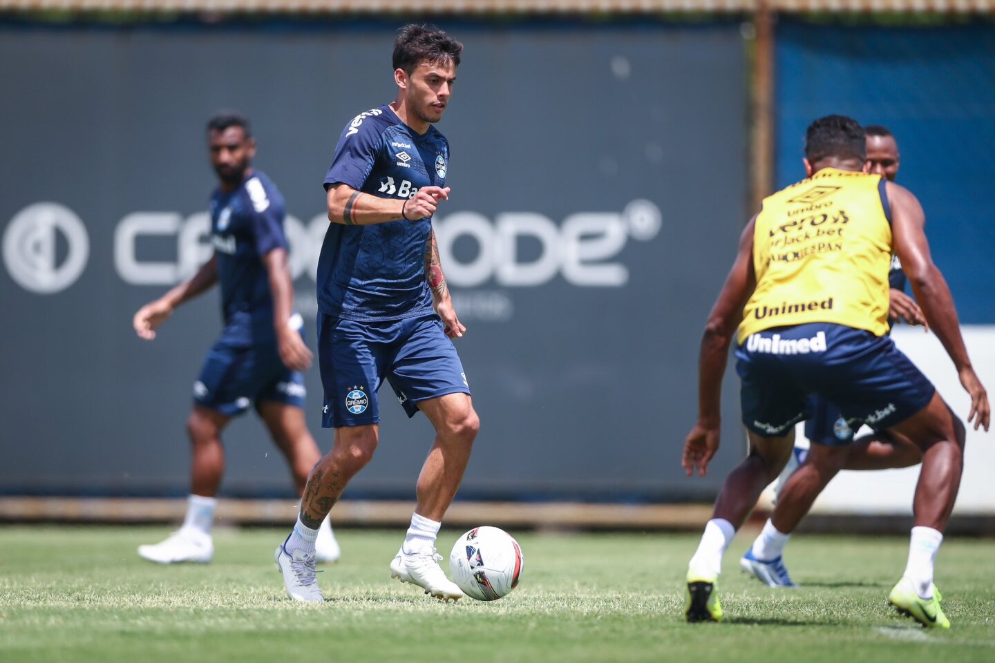 El volante uruguayo en uno de los primeros entrenamientos con el equipo gaúcho.