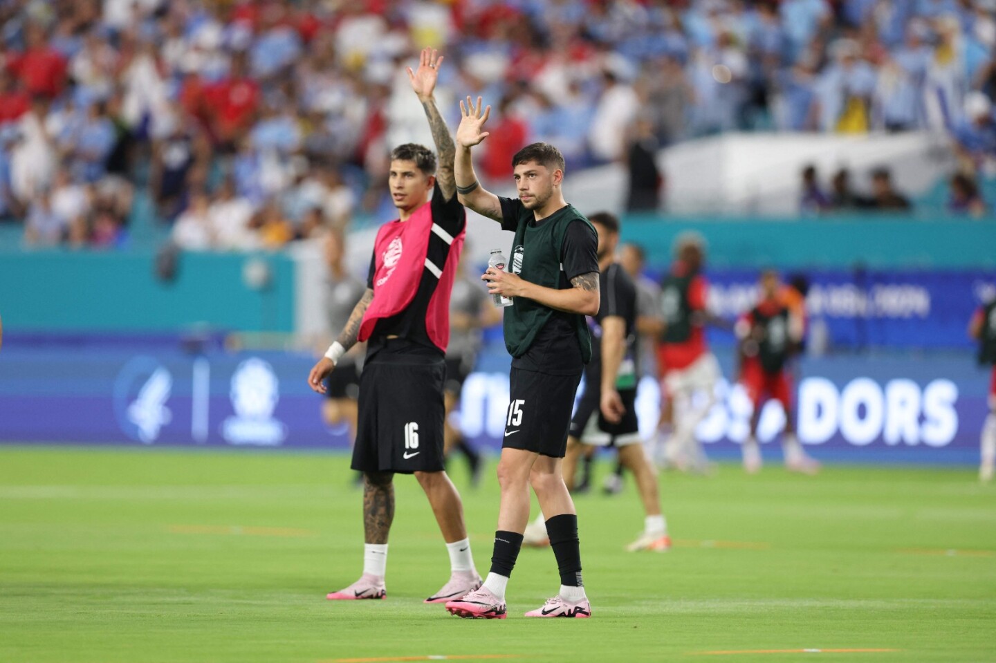 M. Olivera y F. Valverde en la previa del debut frente a Panamá- Copa América 2024