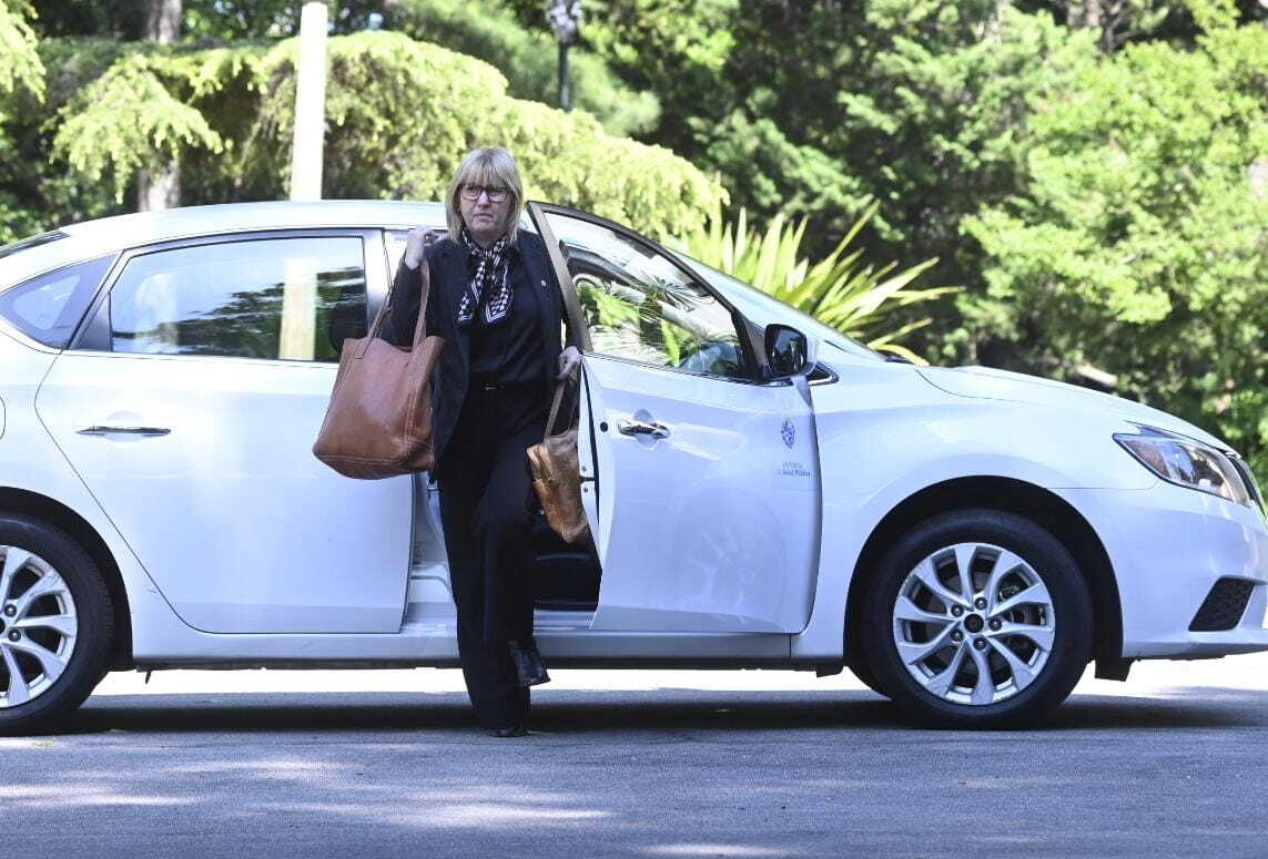 Cristina Lustemberg llega a la reunión del Consejo de Ministros en Suárez y Reyes este lunes 3 de noviembre de 2025.
