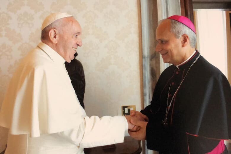 Papa Francisco junto a Robert Francis Prevort.
