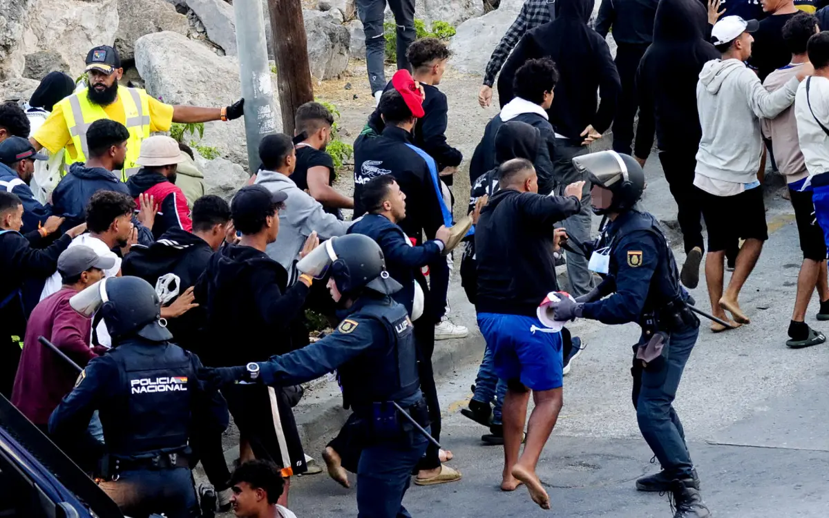 El enclave Ceuta aún está en ebullición con movilizaciones y mensajes de autoridades que desincentivan cruces a España