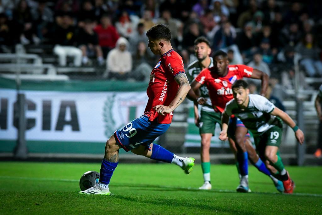 El remate de penal del Colo Ramírez.