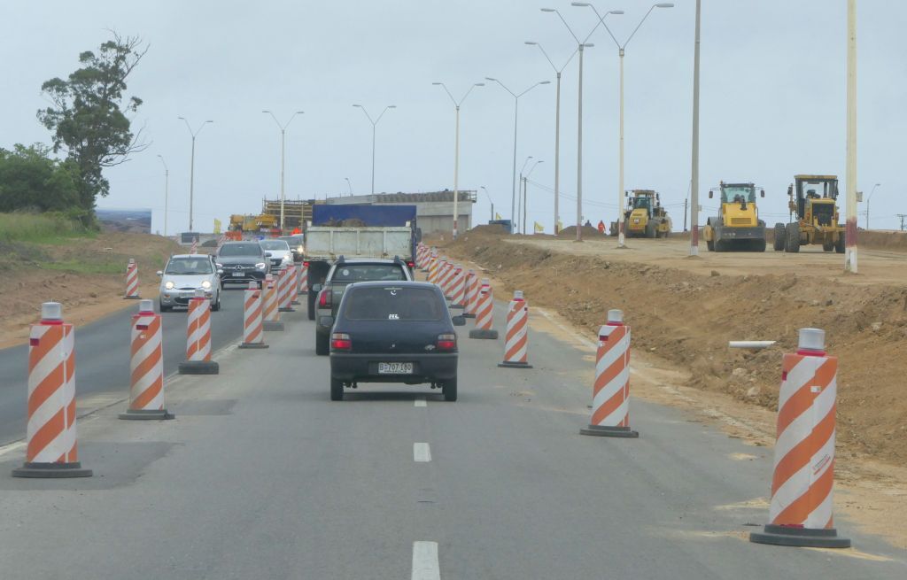 Obras viales en la Ruta Interbalnearia. Foto: Ricardo Figueredo