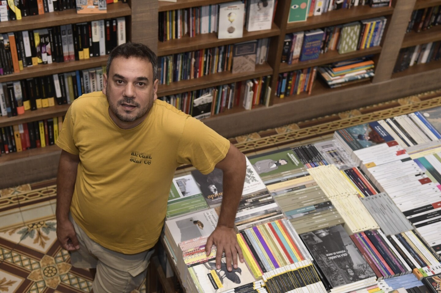 Alejandro Lagazeta. "Invito a todo el mundo que se dedique al libro, desde la lectura, desde las inversiones, de hacerse librero o librera". 