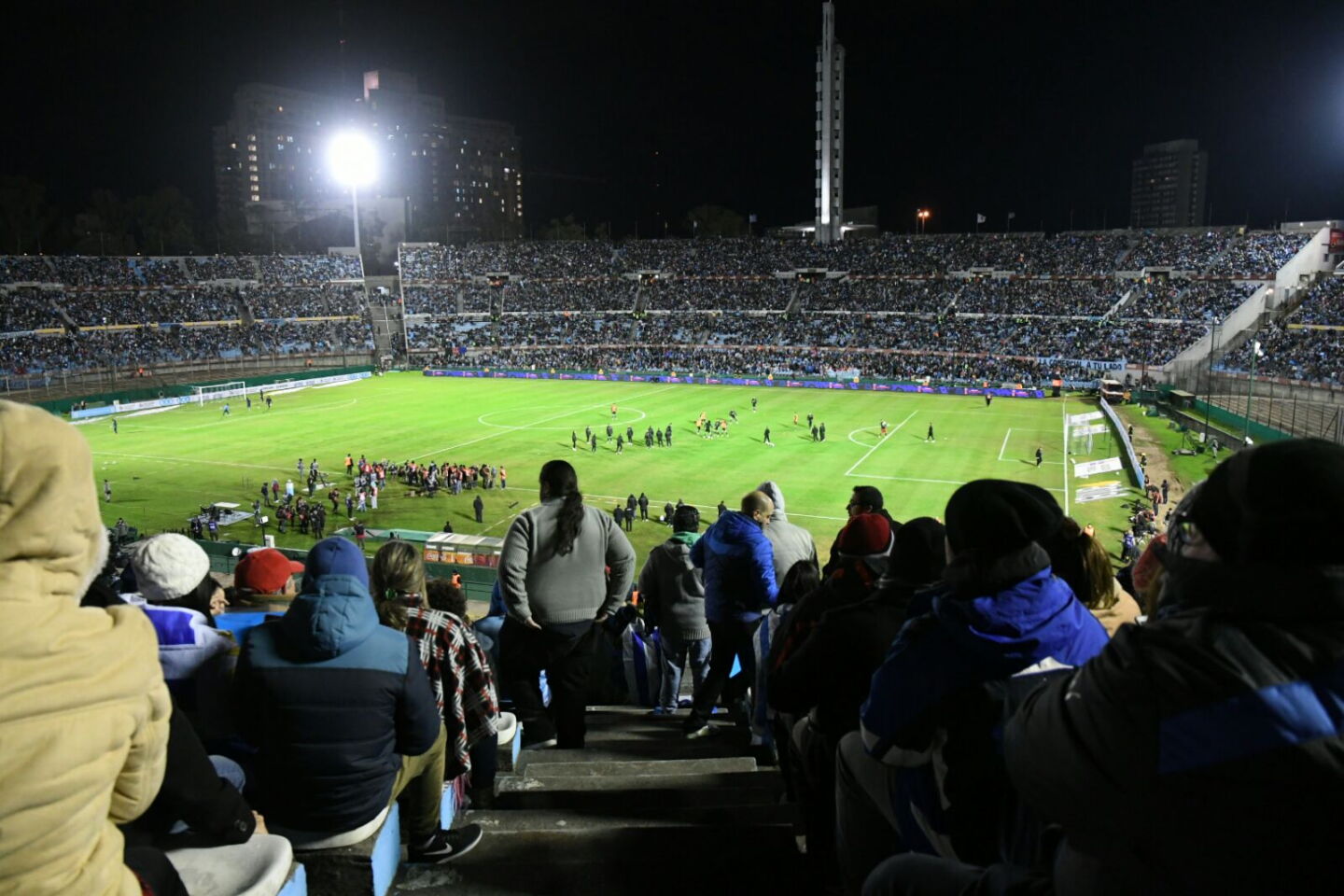 El Estadio Centenario en un partido de Uruguay.