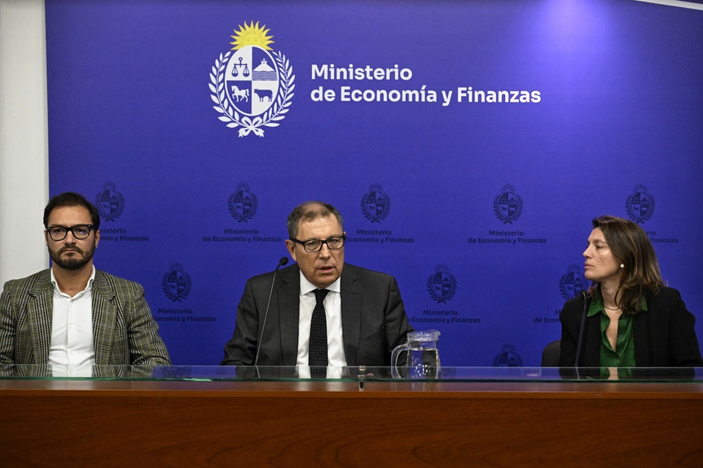 Juan Ignacio Dorrego (ANDE), Gabriel Oddone (MEF) e Isabella Antonaccio (Zonas Francas).jpg