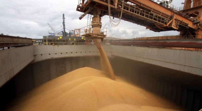 llenado-de-barco-con-granos-600x330.jpg