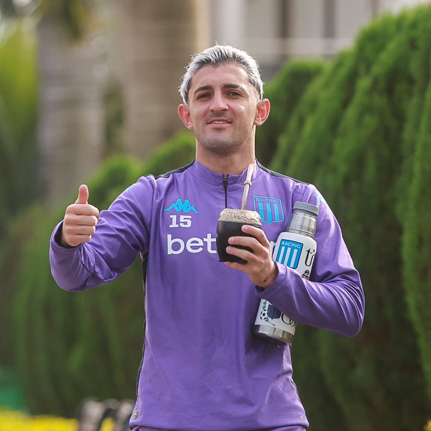 Gastón Martirena, el lateral uruguayo de gran actualidad en Racing, en la previa de un entrenamiento con la Academia.