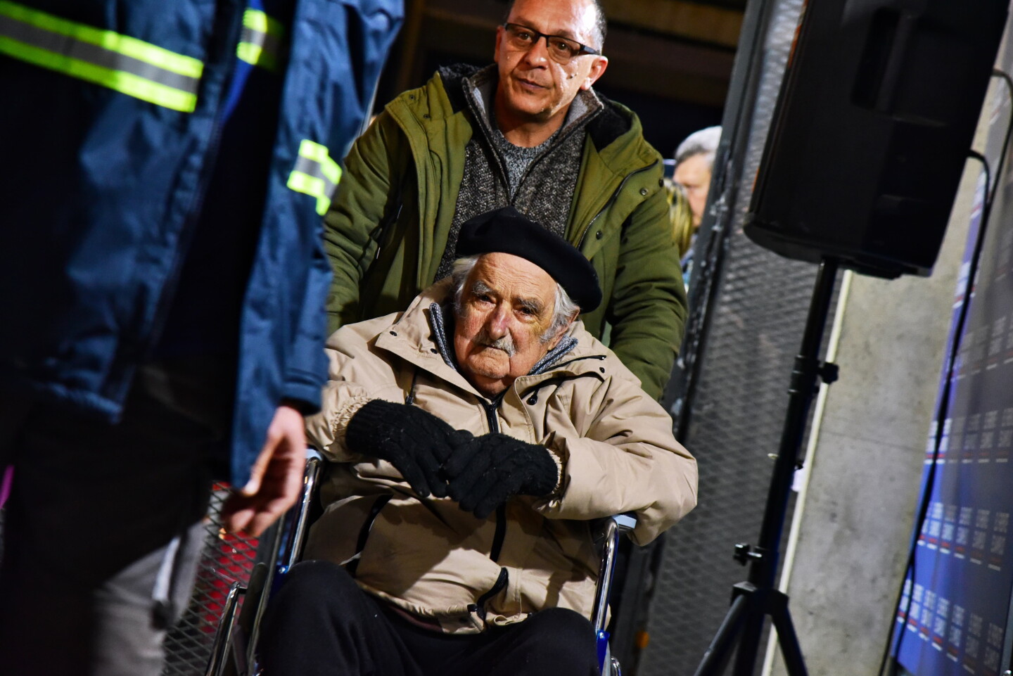 José Mujica llegando a la presentación de Blanca Rodríguez.