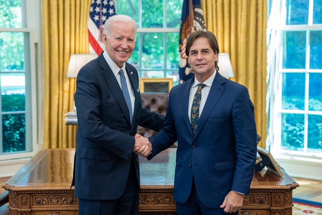 Luis Lacalle Pou en reunión con Joe Biden.