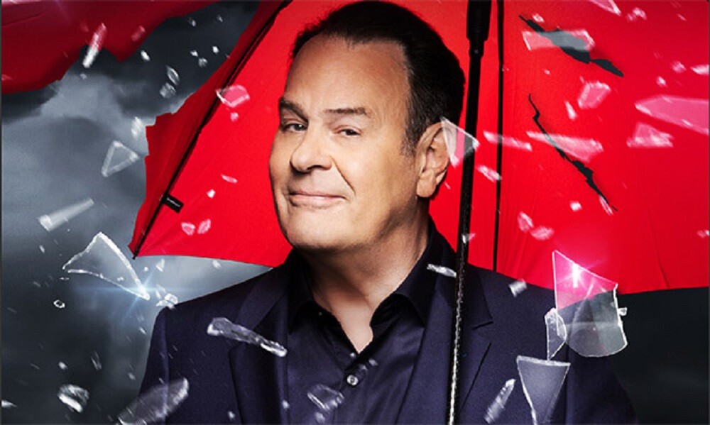 Imagen promocional de la serie "Increíble" con Dan Aykroyd.