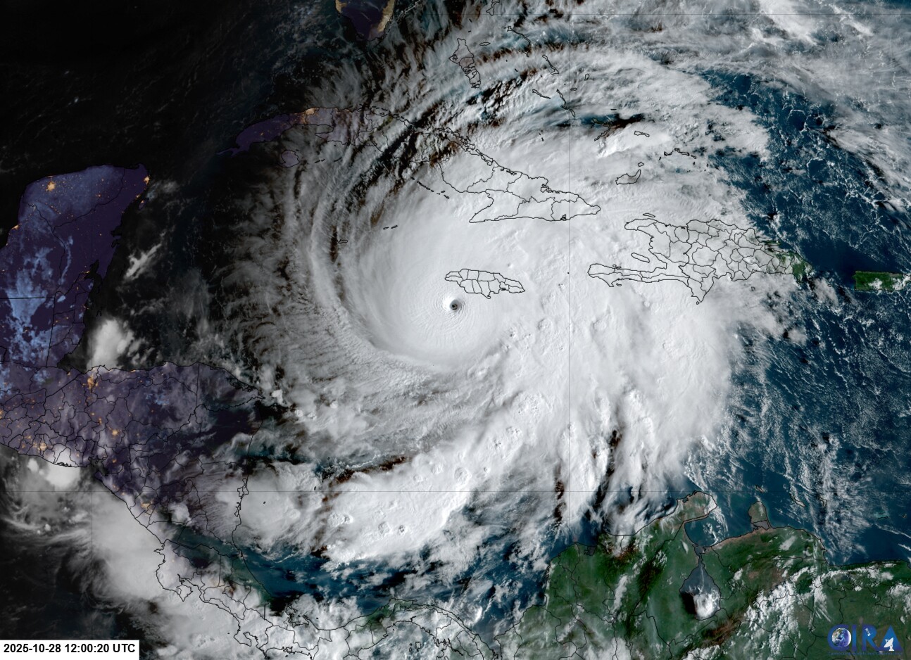 Imagen satelital RAMMB/CIRA muestra el huracán Melissa al sureste de Jamaica a las 12:00 UTC del 28 de octubre de 2025.
