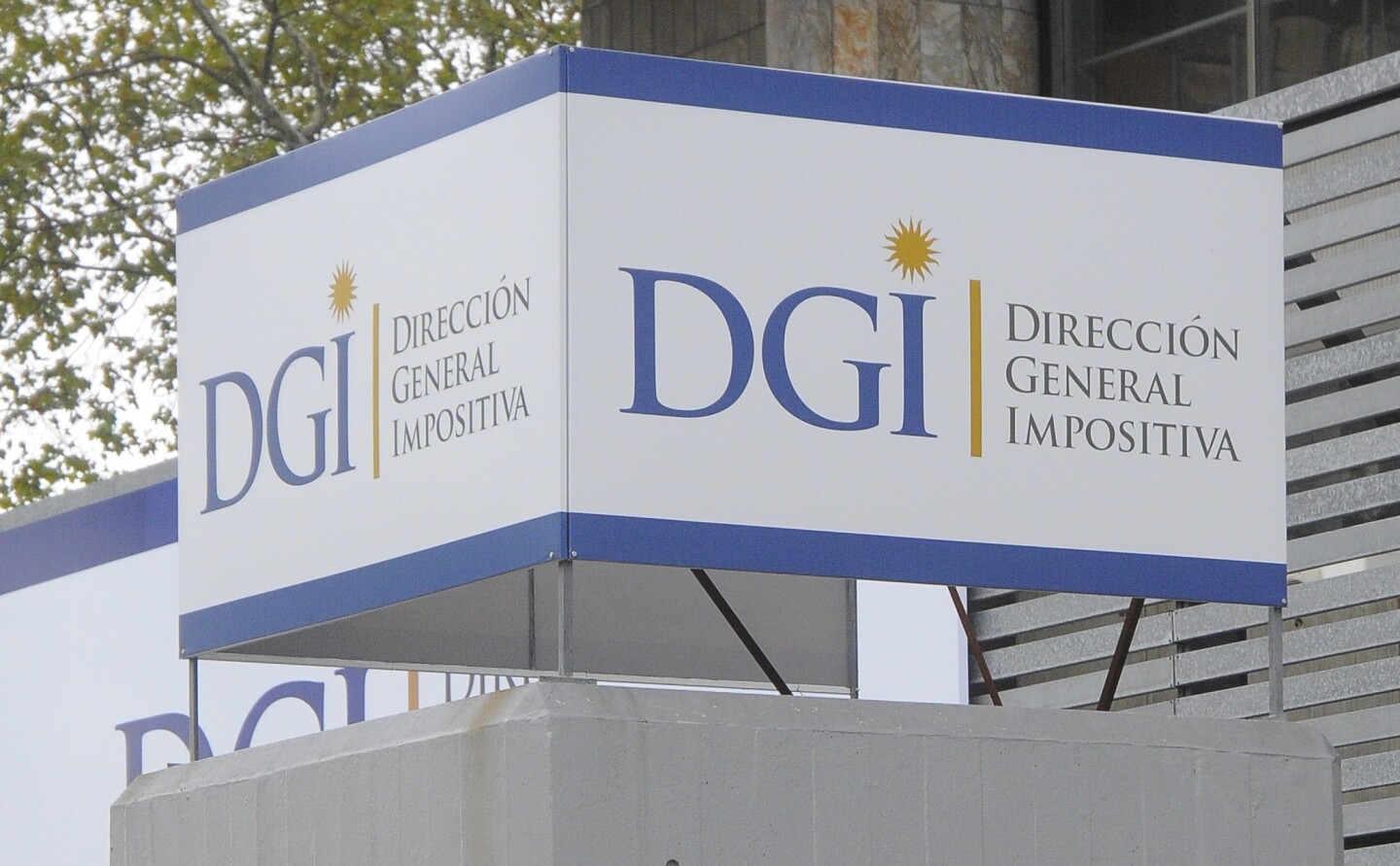 Sede de la Dirección General Impositiva (DGI).