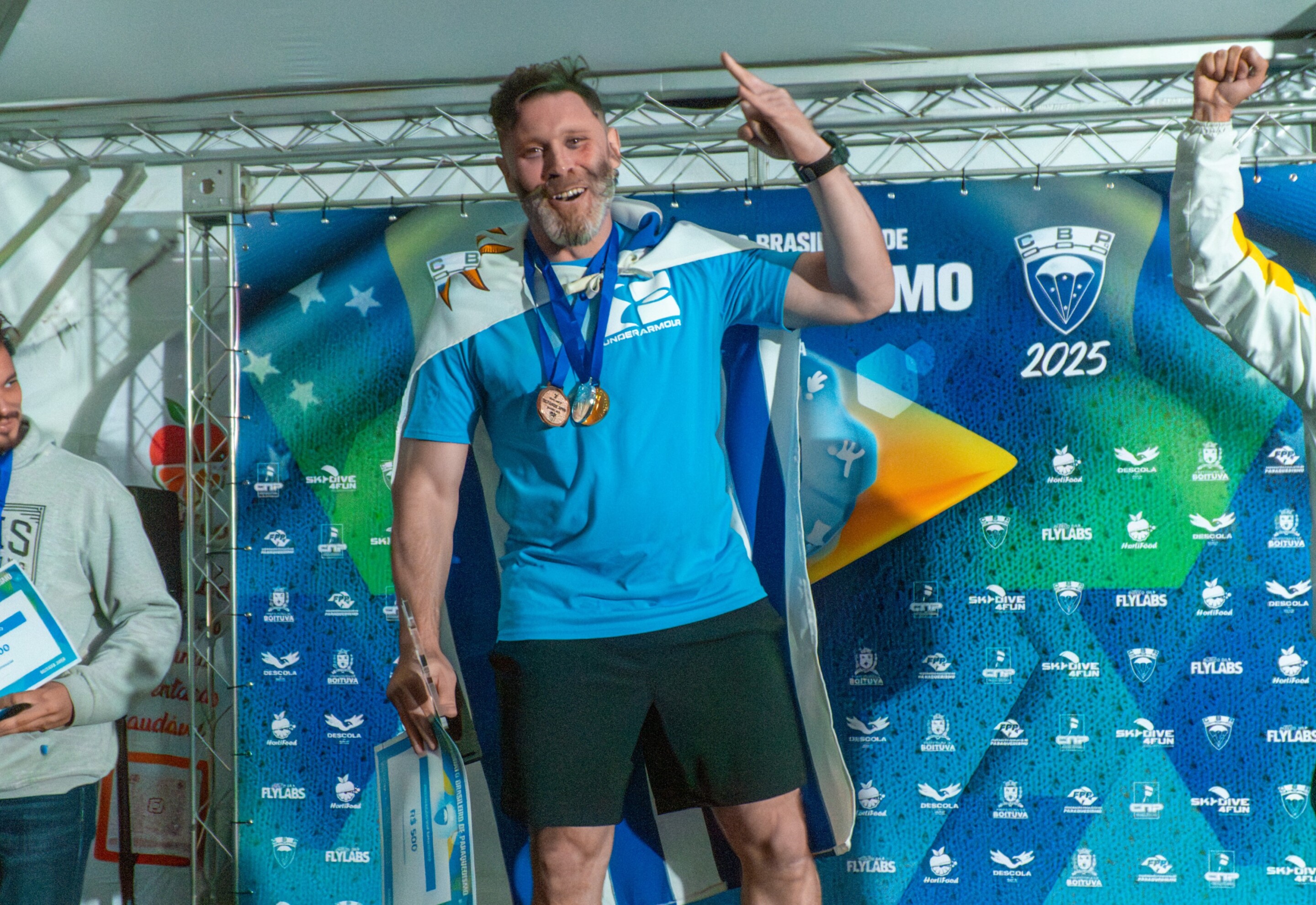 Uruguay es medalla de oro en paracaidismo: la pasión y el esfuerzo de ...