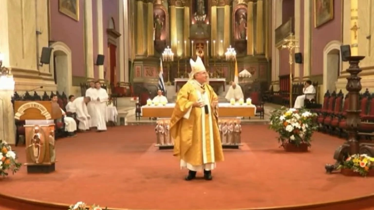 Vea el chiste del cardenal Sturla en la misa de Pascua