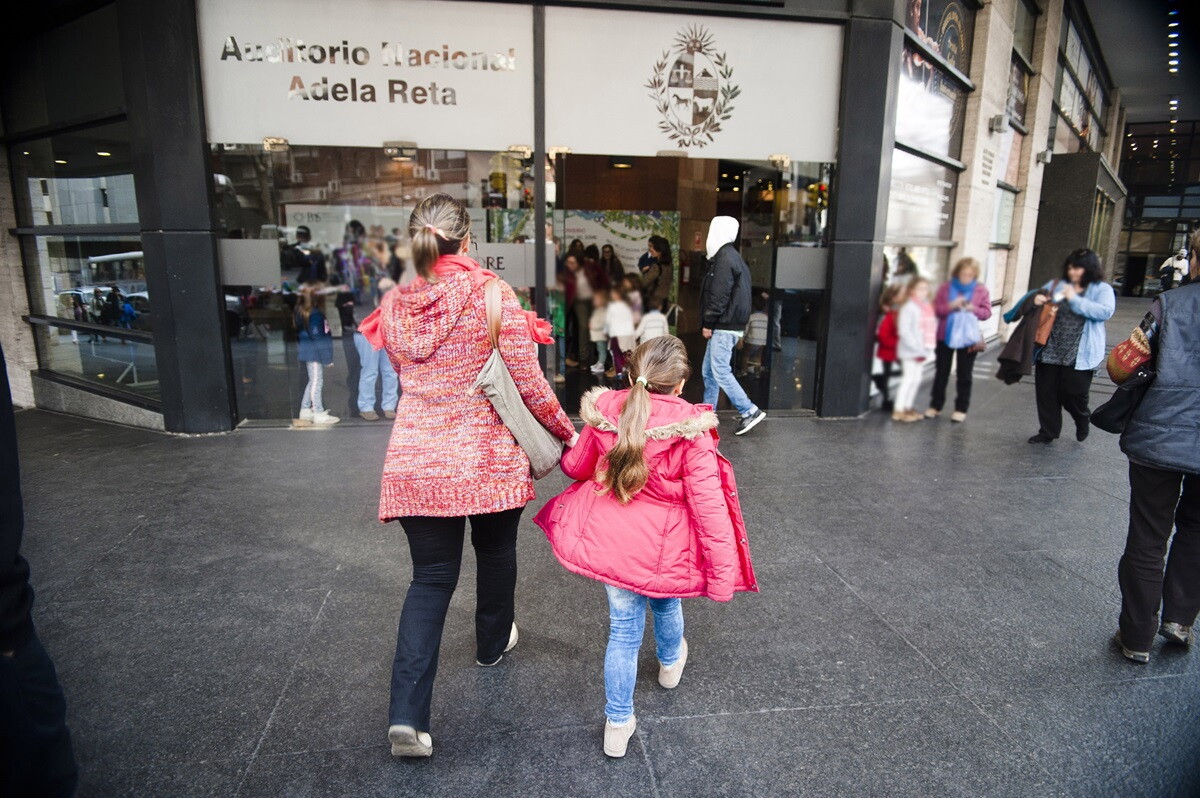 Niños en el Auditorio Adela Reta por vacaciones de julio.