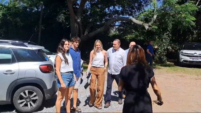 Los hijos de Álvaro Delgado hablan con la prensa