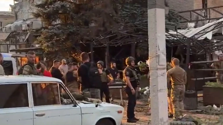 Ataque Ruso Con Misiles A Una Pizzería En Ucrania