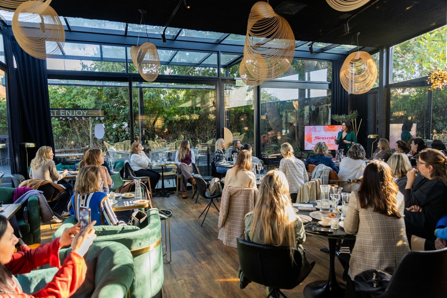 Desayuno saludable con Luciana Lasus, de la mano de Club El País en Charo Cocina y café de especialidad.