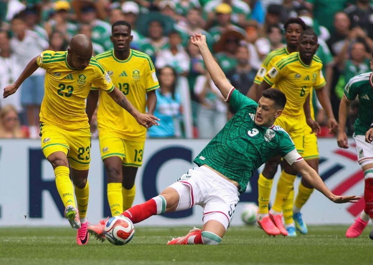Jayden Adams en el partido ante México.