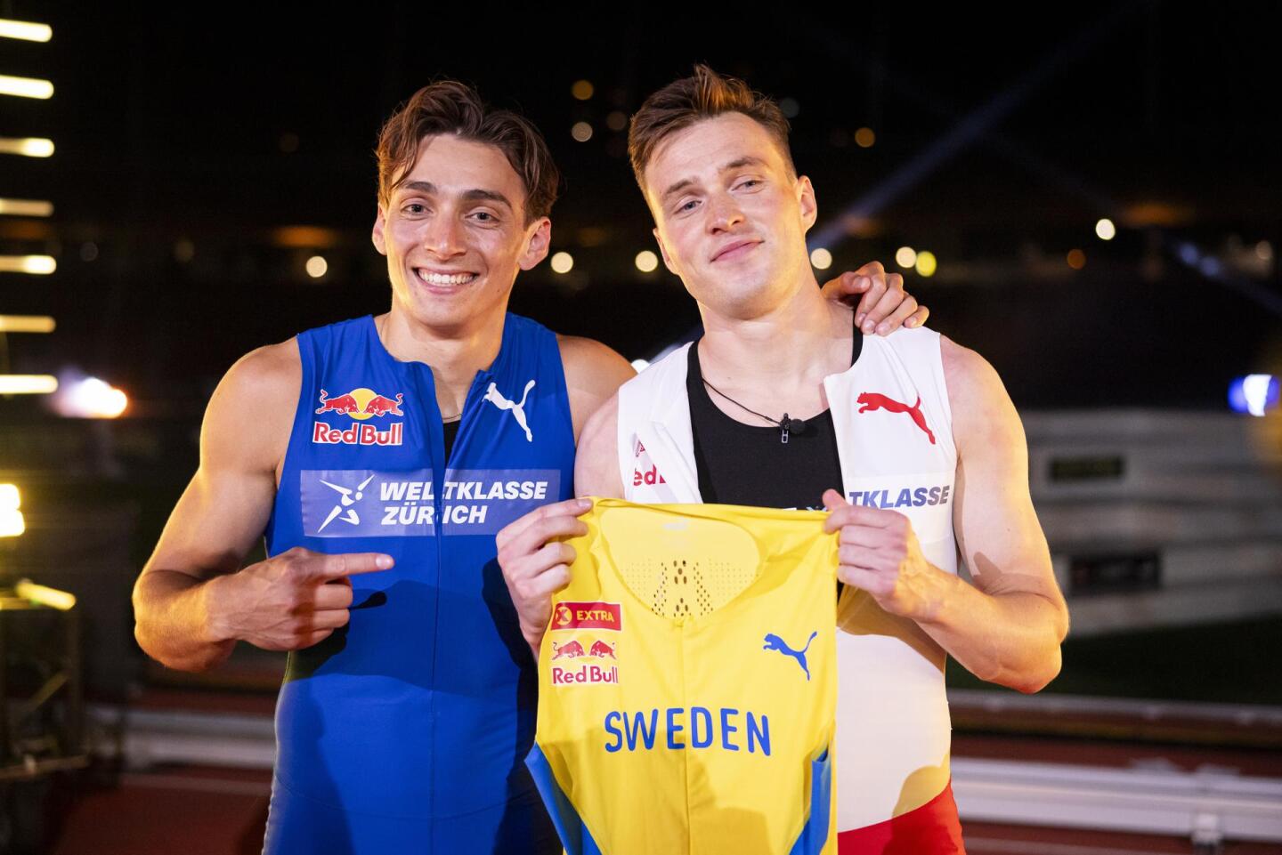 Mondo Duplantis y Karsten Warholm tras el desafío de los 100 metros en Zúrich.