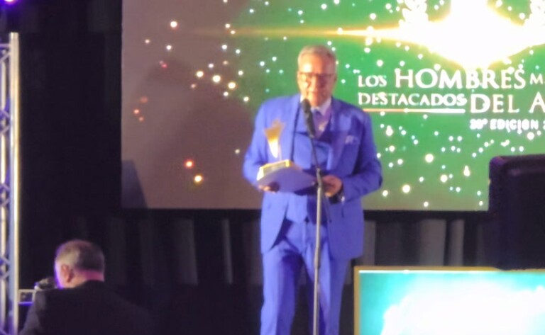 Julio Ríos le dedica su premio a Gaspar Valverde