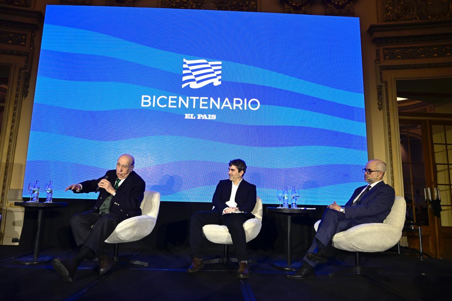 Julio María Sanguinetti, Martín Aguirre y Marcel Suárez en el evento Bicentenario de El País.