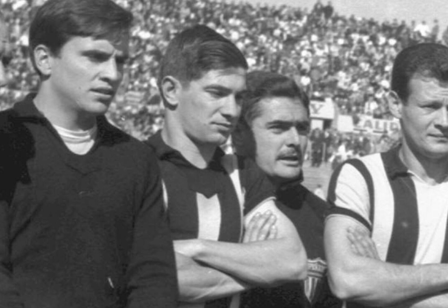 Ladislao Mazurkiewicz, Tabaré González, Walter Taibo y Néstor Goncalves en el plantel de Peñarol.