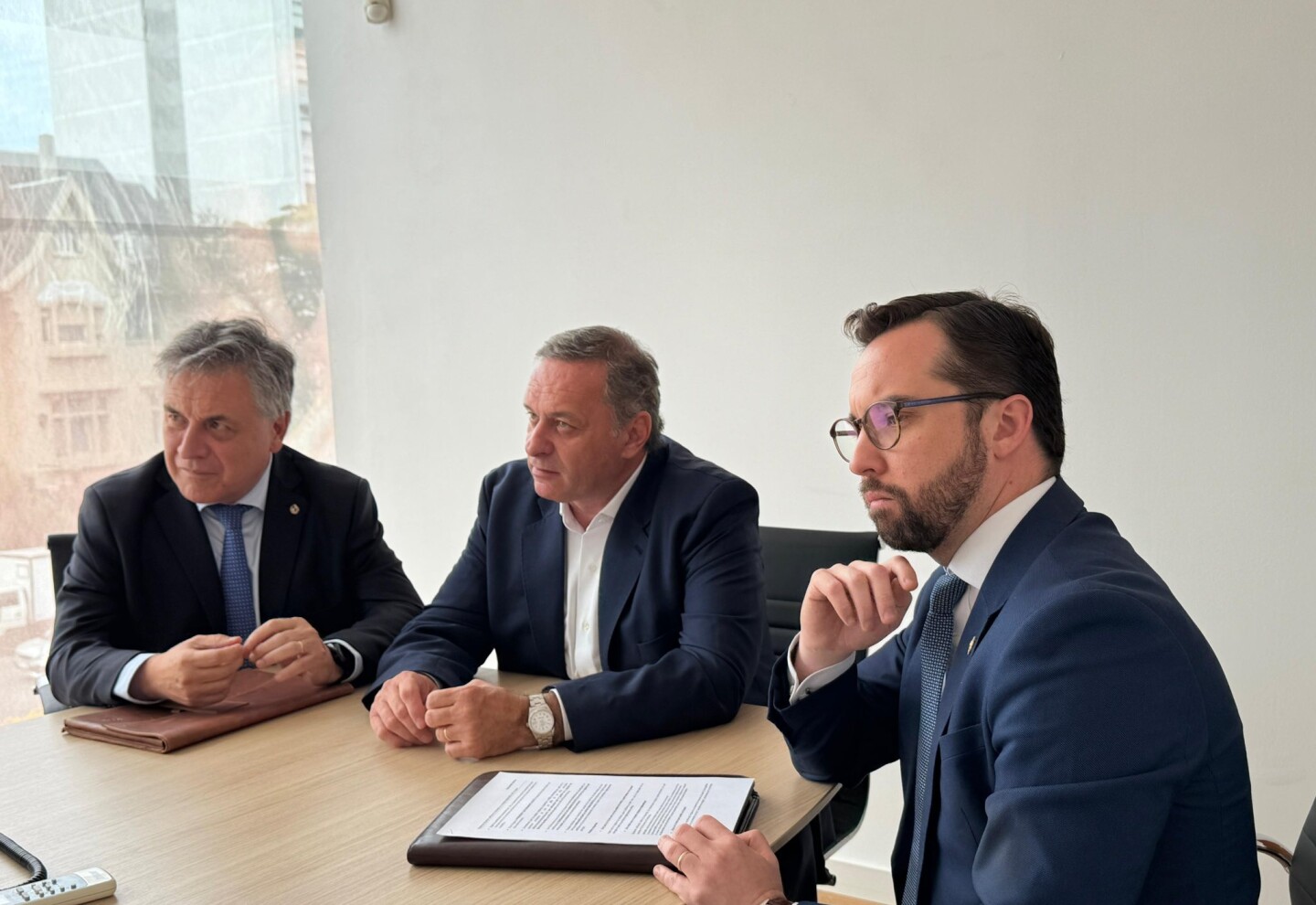 Álvaro Delgado junto al canciller Omar Paganini y el viceministro Nicolás Albertoni.