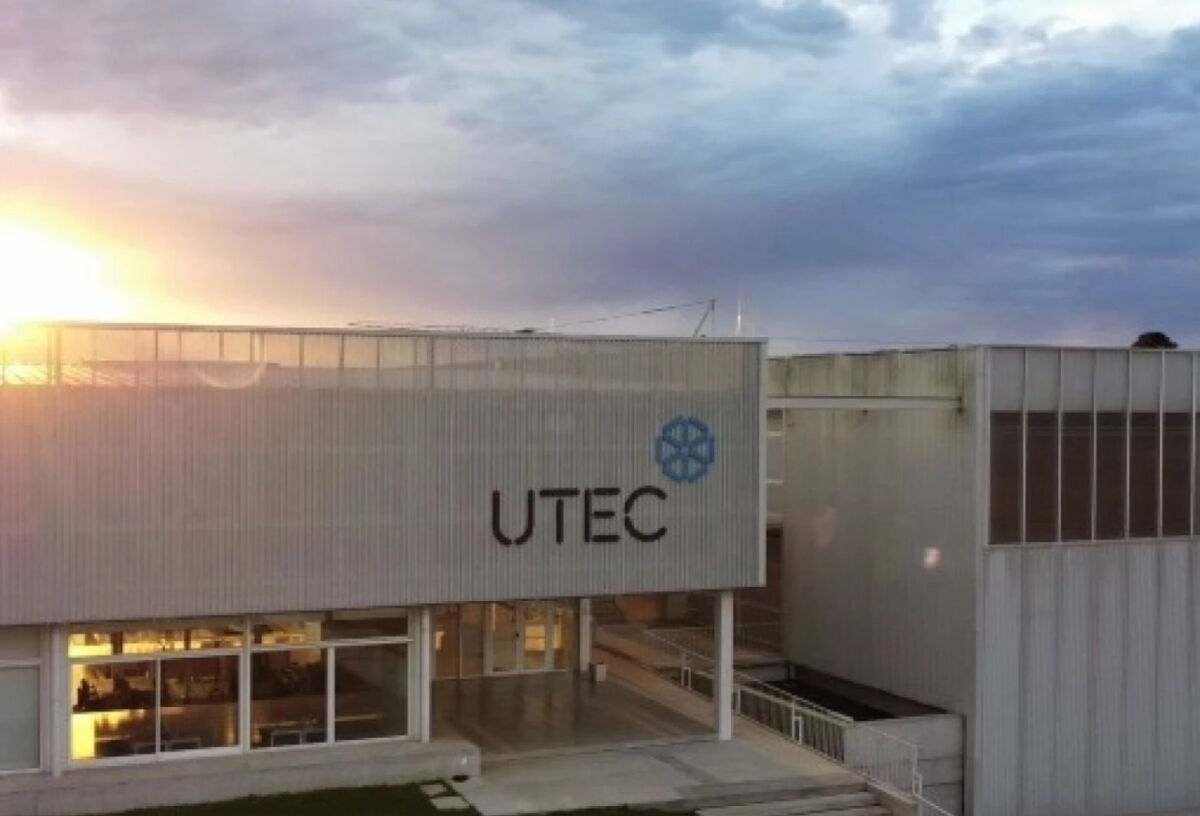 Edificio de UTEC (Instituto Tecnológico Regional Norte).