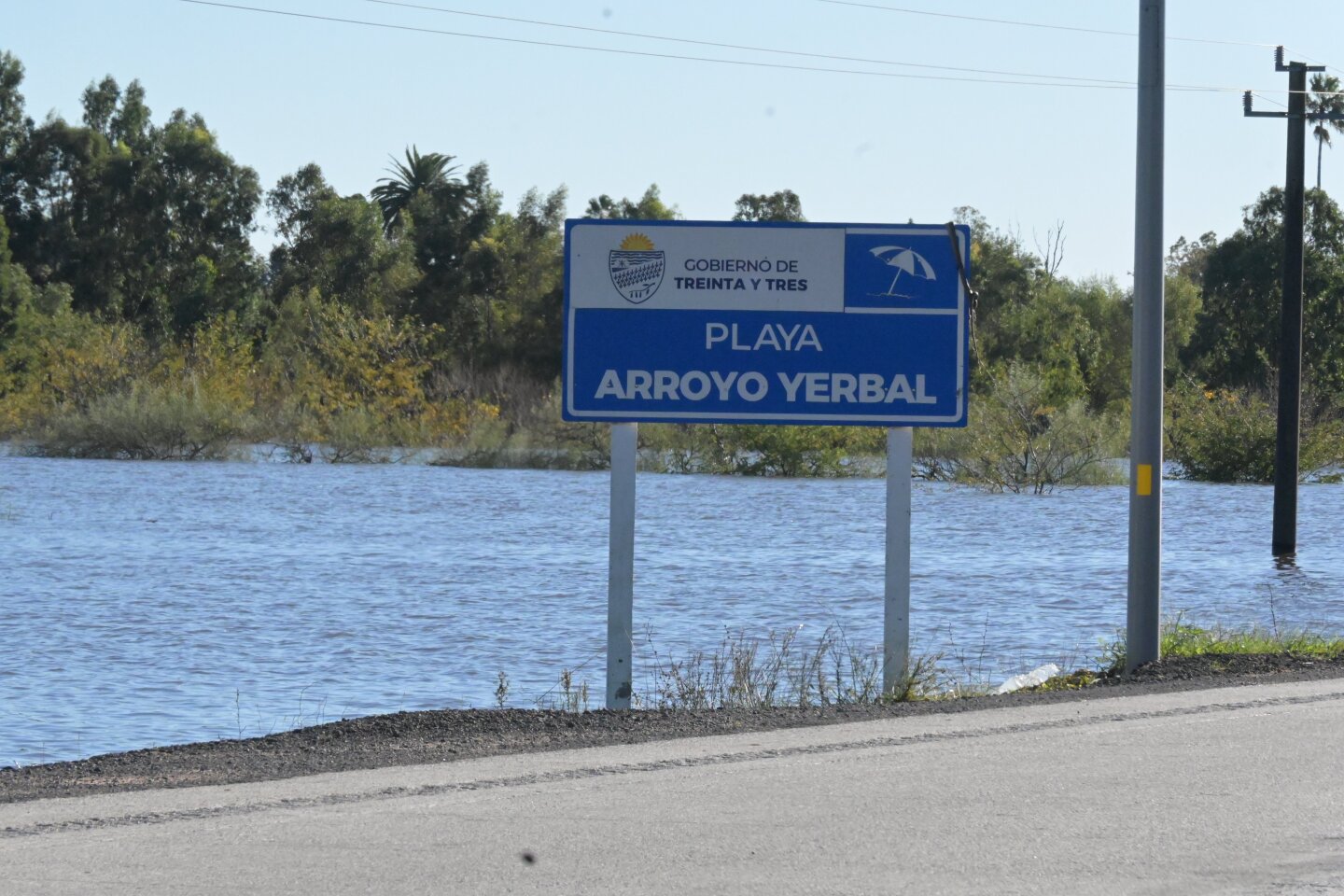 En Treinta y Tres, algunas personas acampan en la zona próxima al río Olimar.