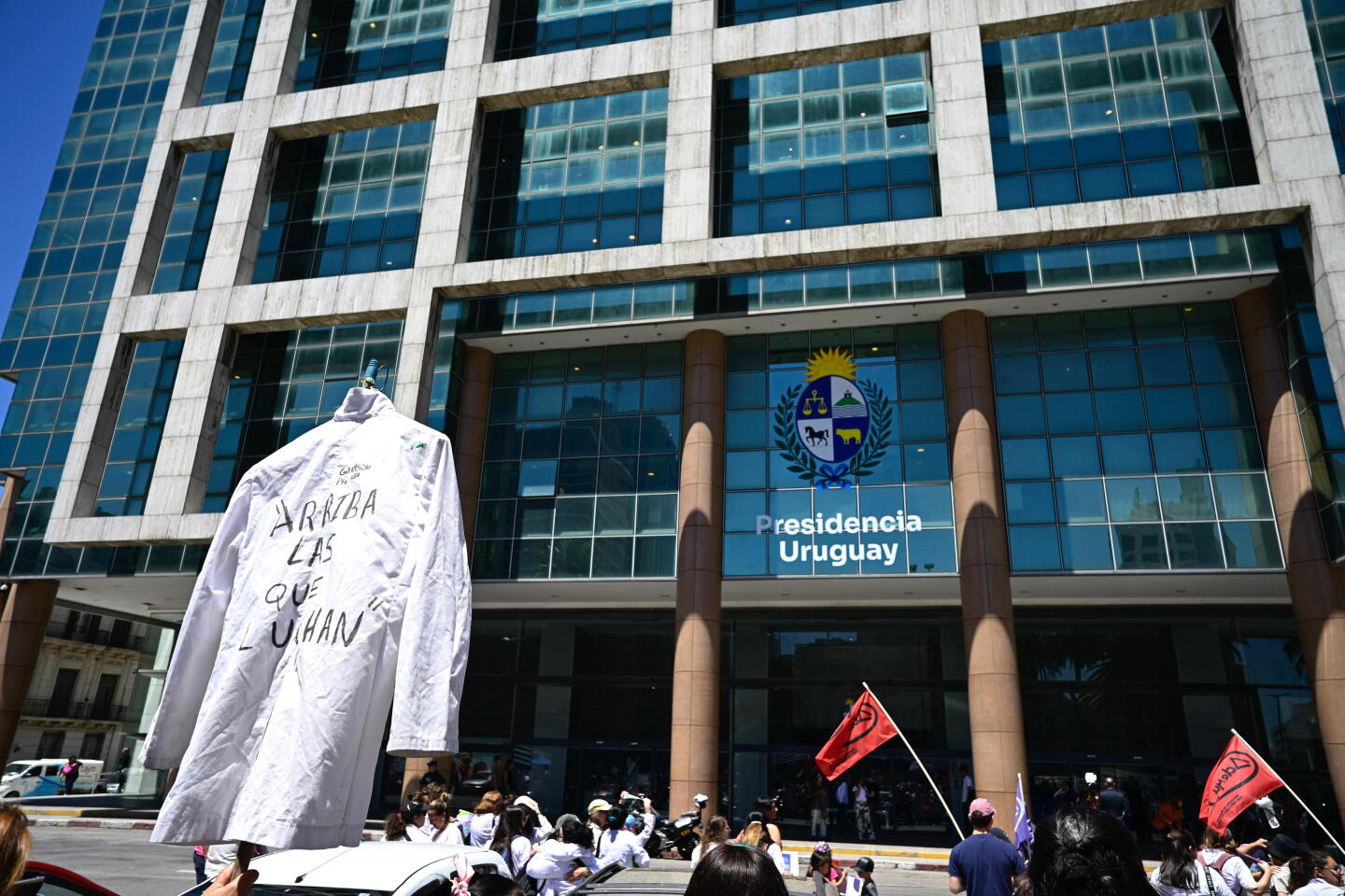 Manifestación de docentes frente a Torre Ejecutiva.