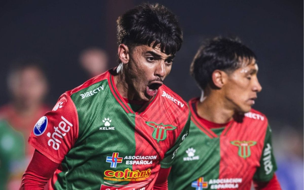 Juan Manuel Gutiérrez y el festejo tras uno de los goles de Boston River ante Juventud de Las Piedras.