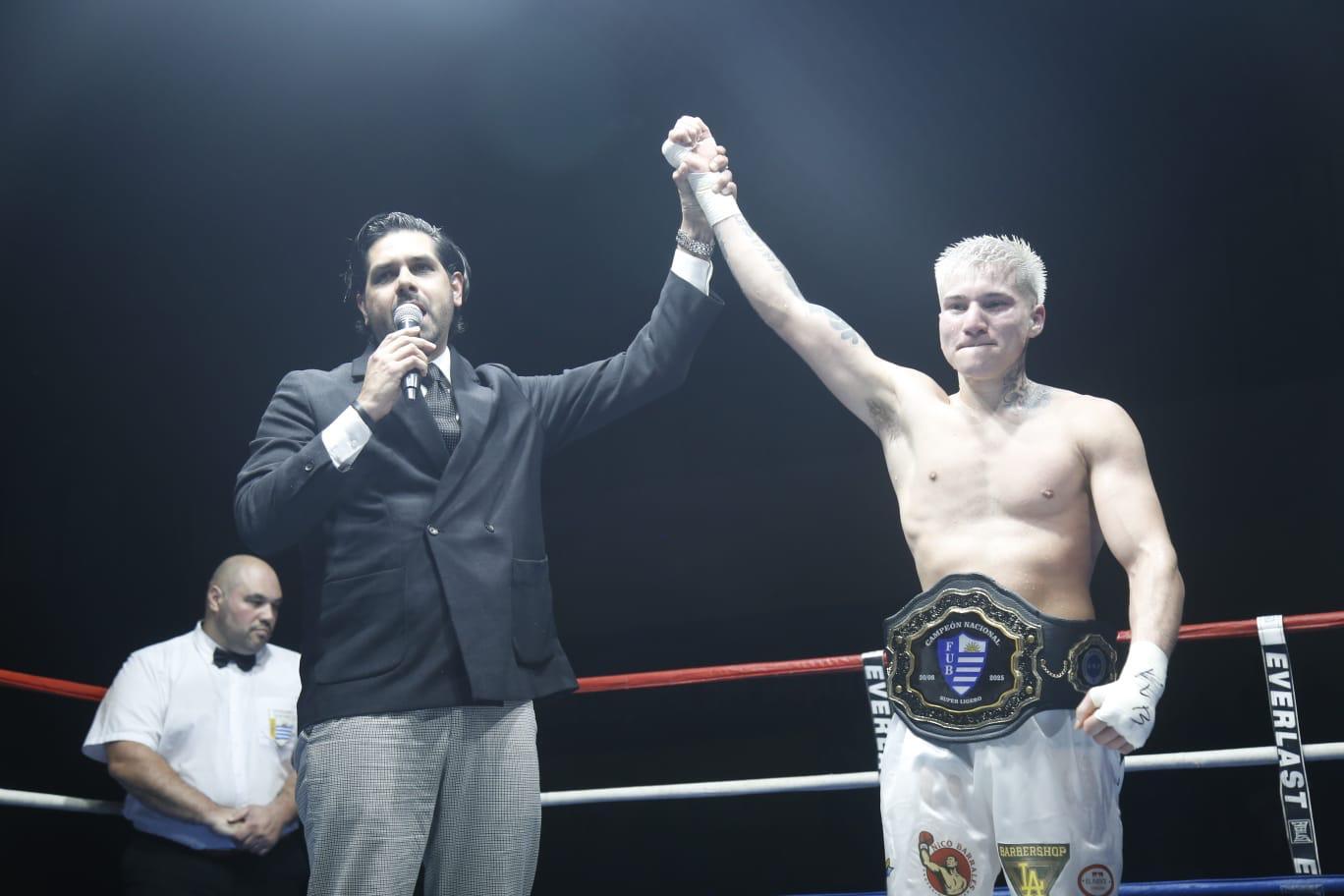Joaquín Faccio campeón Uruguay en peso súper ligero de boxeo Foto Intendencia de Maldonado.