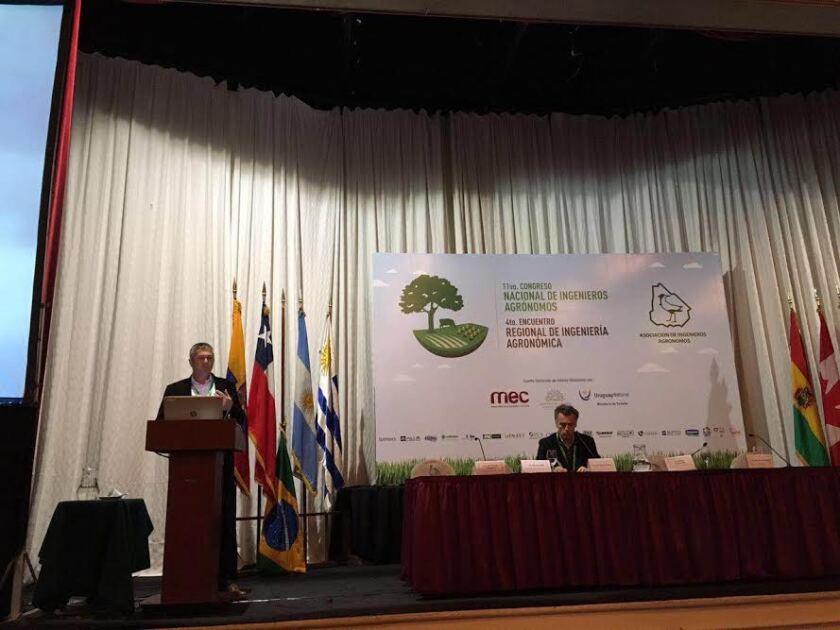 Jornada de la AIA. Foto: El País.