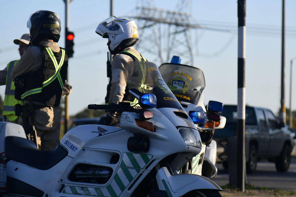 Policía Caminera en las inmediaciones del Estadio Campeón del Siglo.