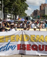 Marcha. Maduro apela al patriotismo en el cierre de la campaña para el referendo del día de hoy.