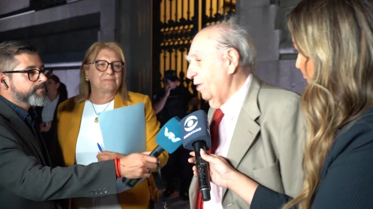 El expresidente Julio María Sanguinetti tras el discurso del presidente Yamandú Orsi