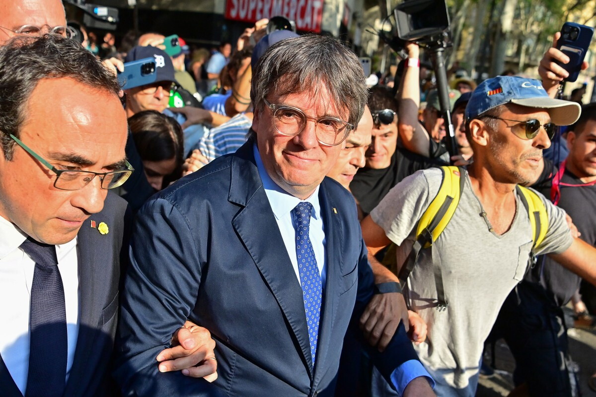 El exiliado líder separatista de Cataluña, Carles Puigdemont, en Barcelona el 8 de agosto de 2024.