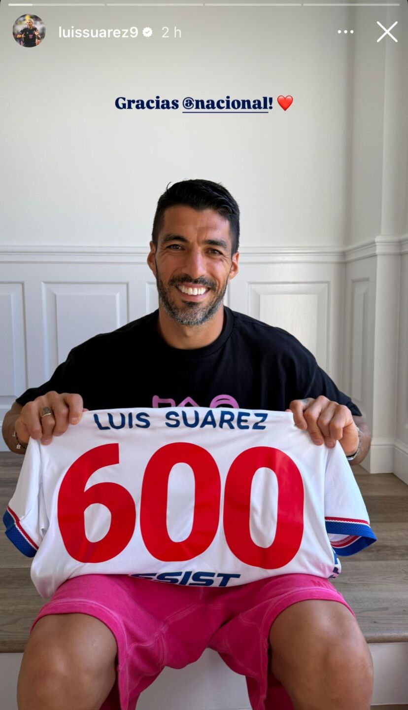 Luis Suárez recibió un regalo de Nacional por sus 600 goles como profesional