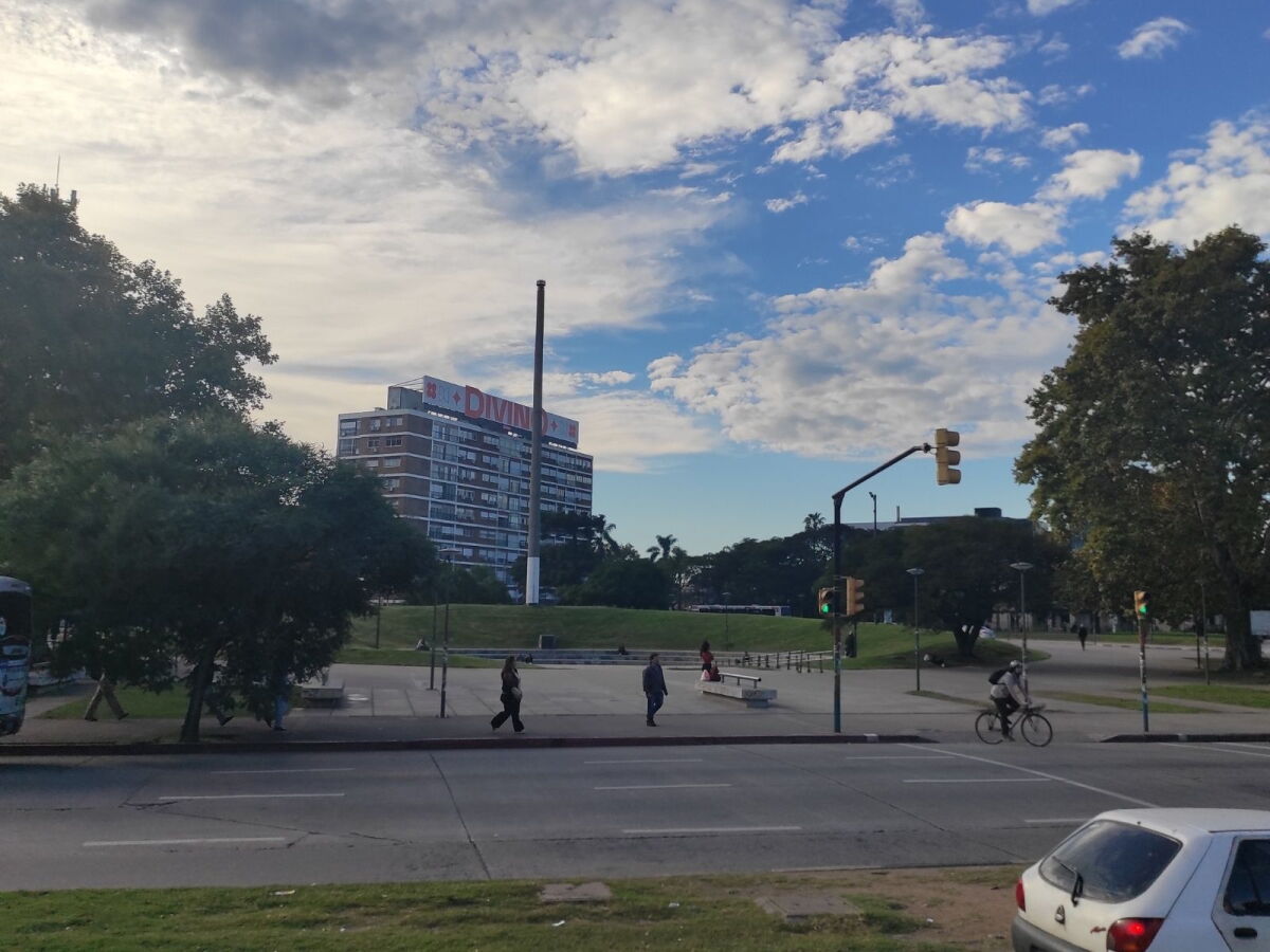 Cielo con nubes en Montevideo.