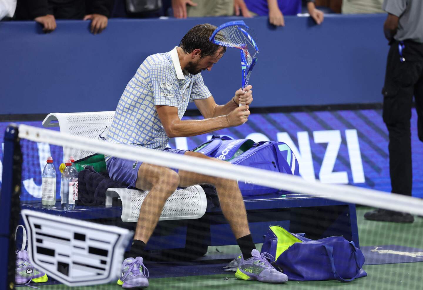 Daniil Medvedev en pleno momento de calentura durante su partido del US Open.